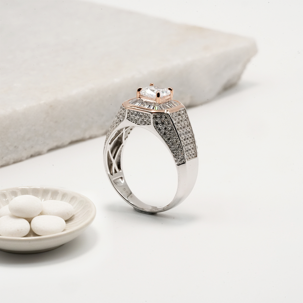 EXCLUSIVE 925 SILVER TWO TONE MEN'S RING - SIZE 22 - Image 3