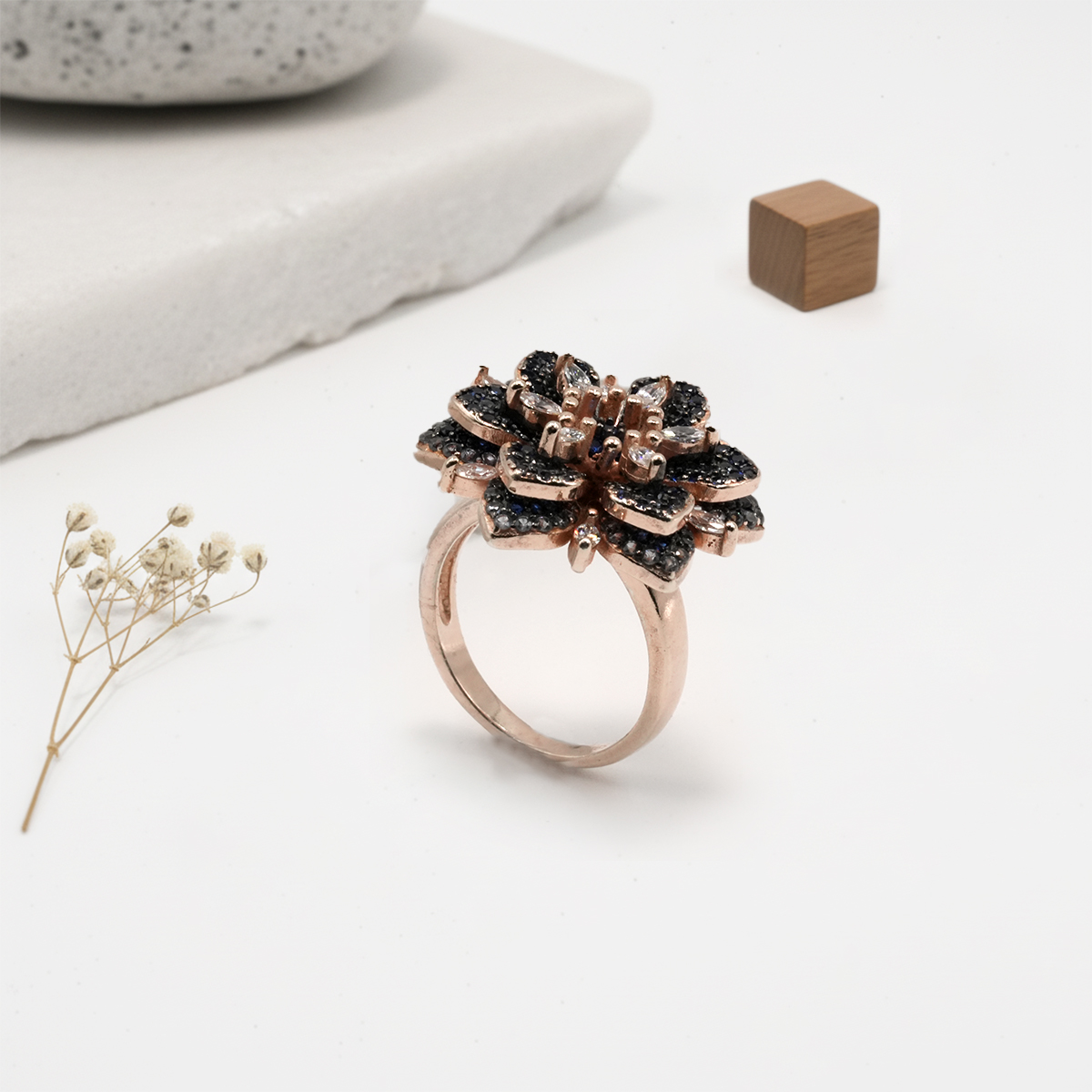 PREMIUM EXCLUSIVE 925 SILVER ROSE GOLD POLISH BLUE COLOUR STONE FLOWER RING - SIZE 9