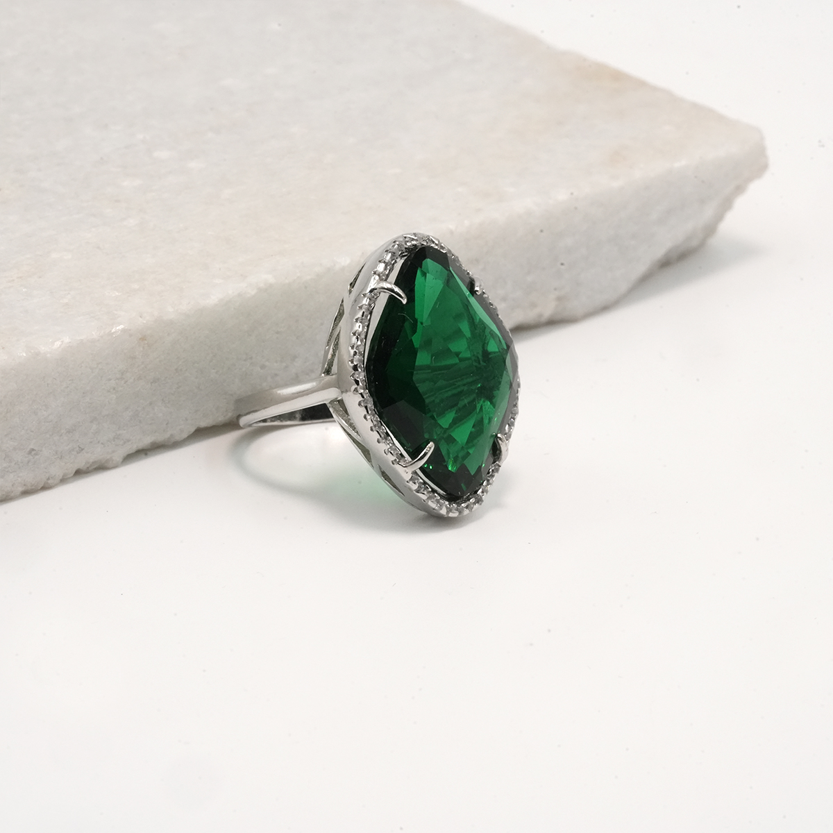 PREMIUM 925 SILVER EMERALD BRIDAL RING - SIZE 17 - Image 3