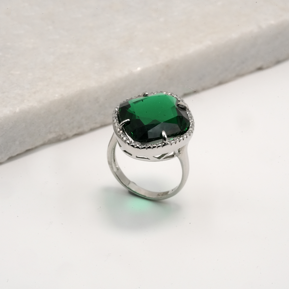 PREMIUM 925 SILVER EMERALD BRIDAL RING - SIZE 17