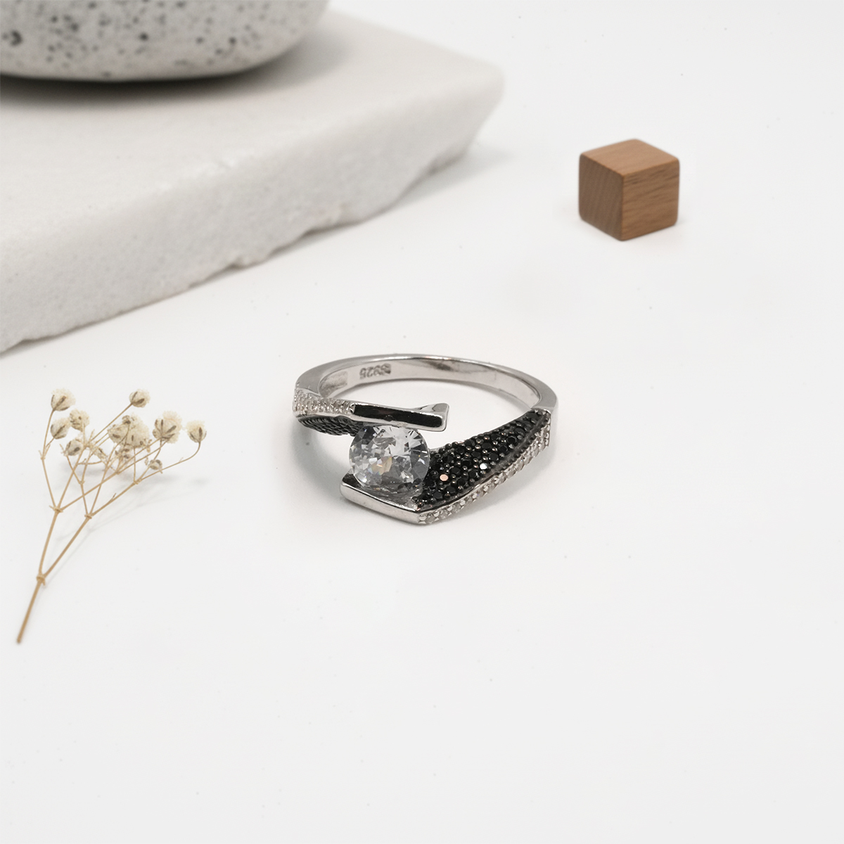 PREMIUM 925 SILVER EXCLUSIVE SOLITARE WITH BLACK STONE RING - SIZE 11 - Image 3