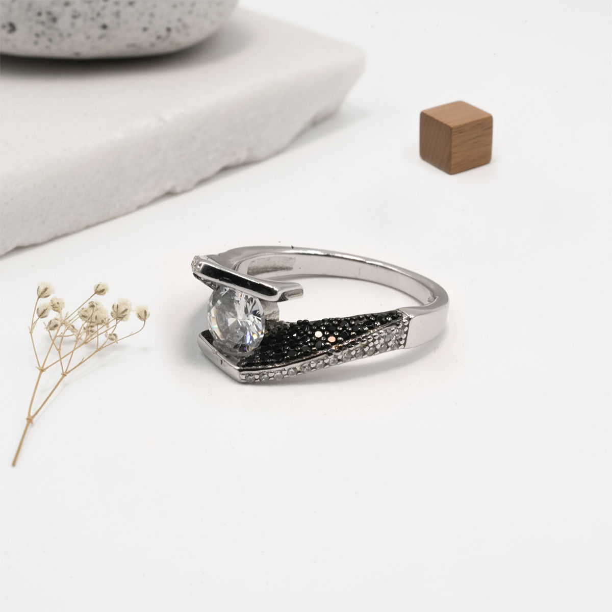 PREMIUM 925 SILVER EXCLUSIVE SOLITARE WITH BLACK STONE RING - SIZE 11 - Image 2