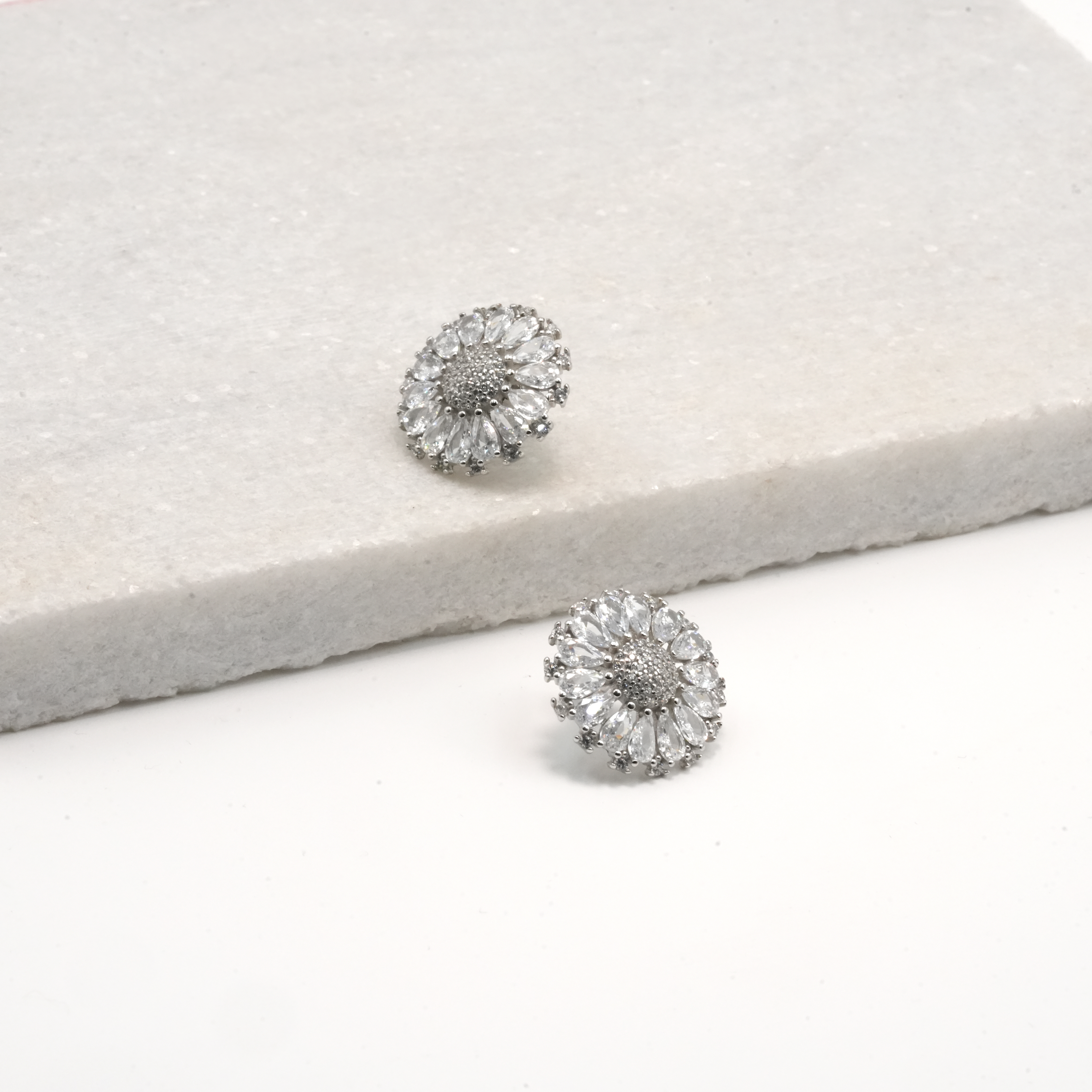 PREMIUM 925 SILVER SNOWFLOWER STUDS - Image 2