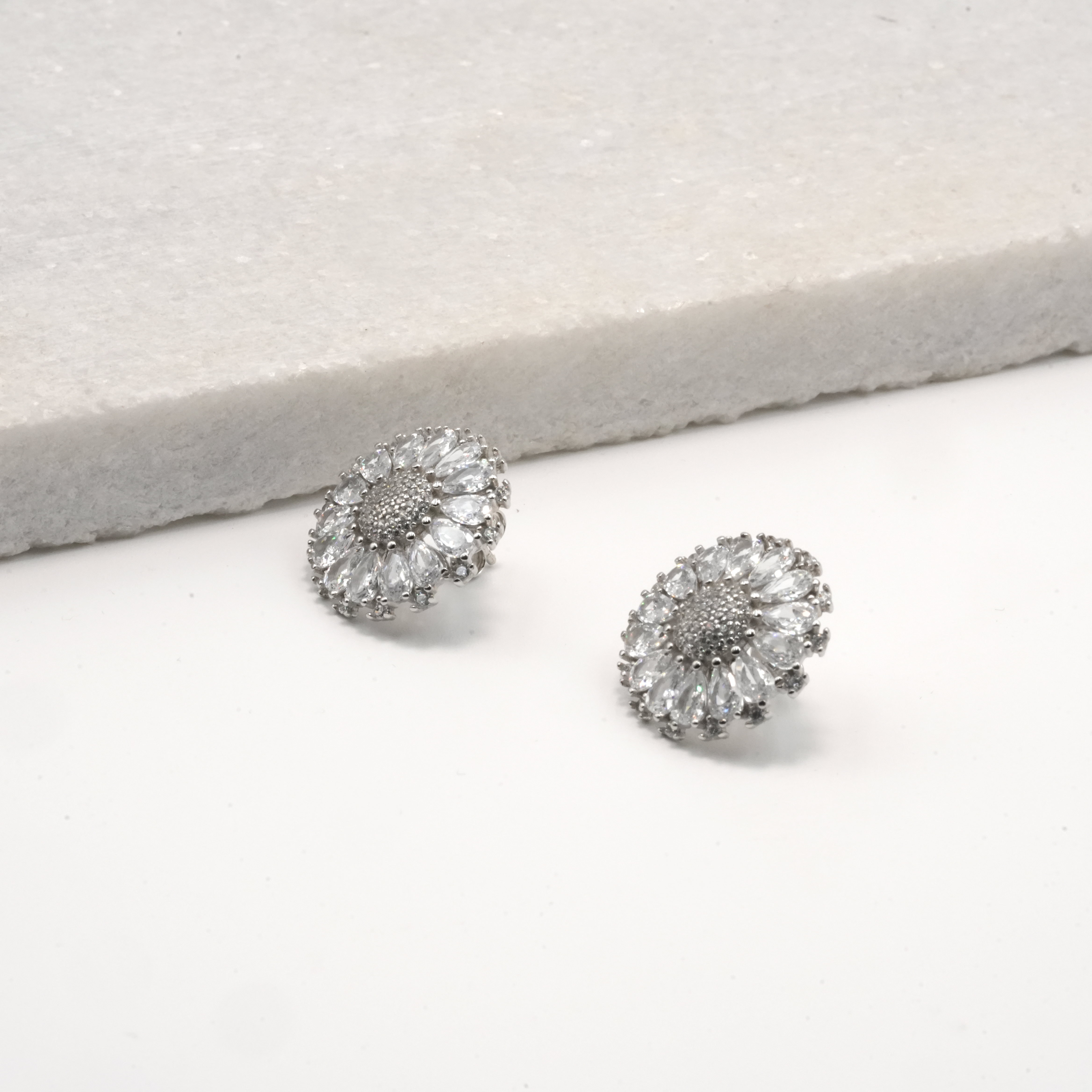 PREMIUM 925 SILVER SNOWFLOWER STUDS - Image 3