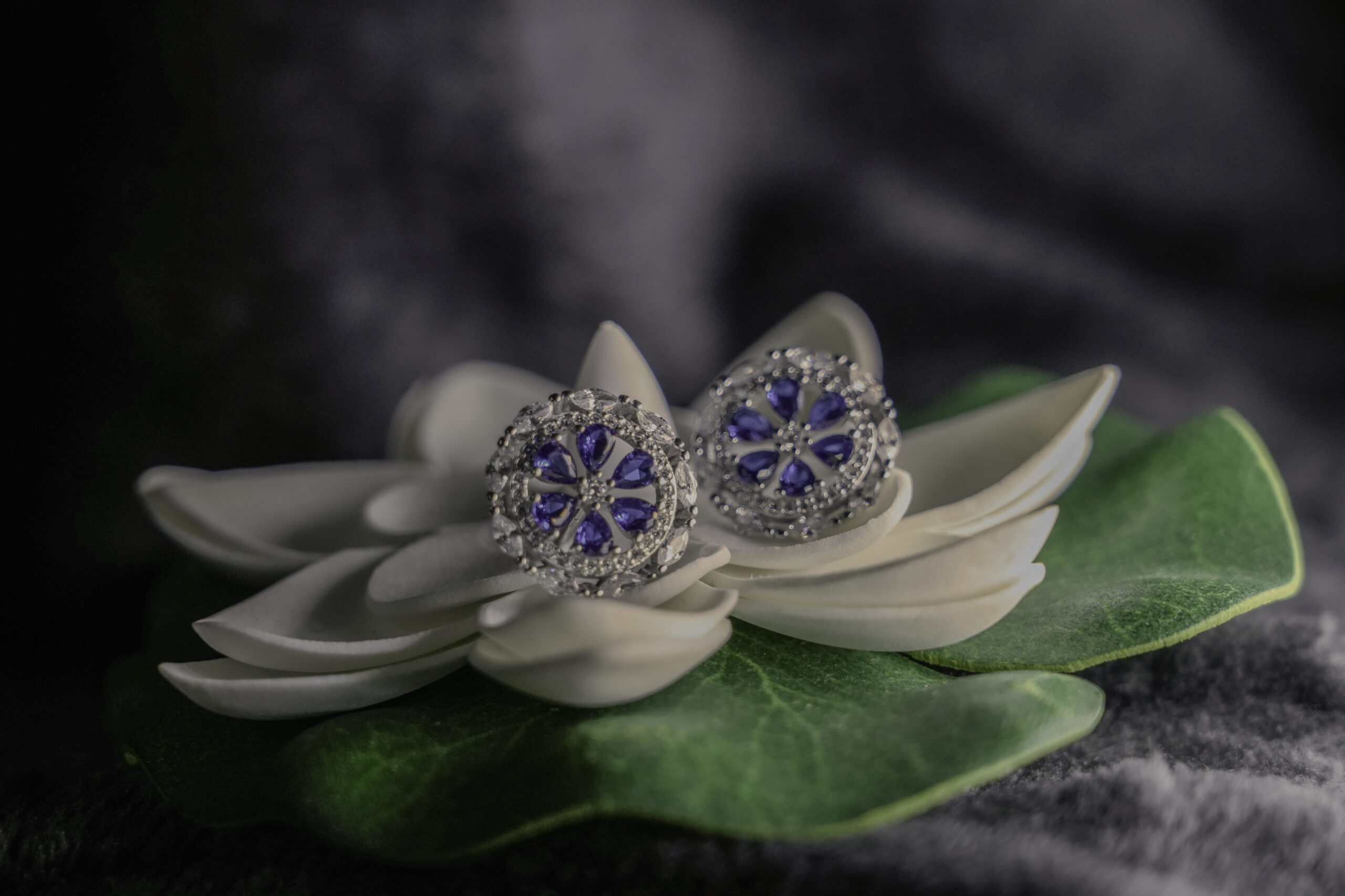 PREMIUM 925 SILVER SAPPHIRE CIRCLE STUD - Image 2