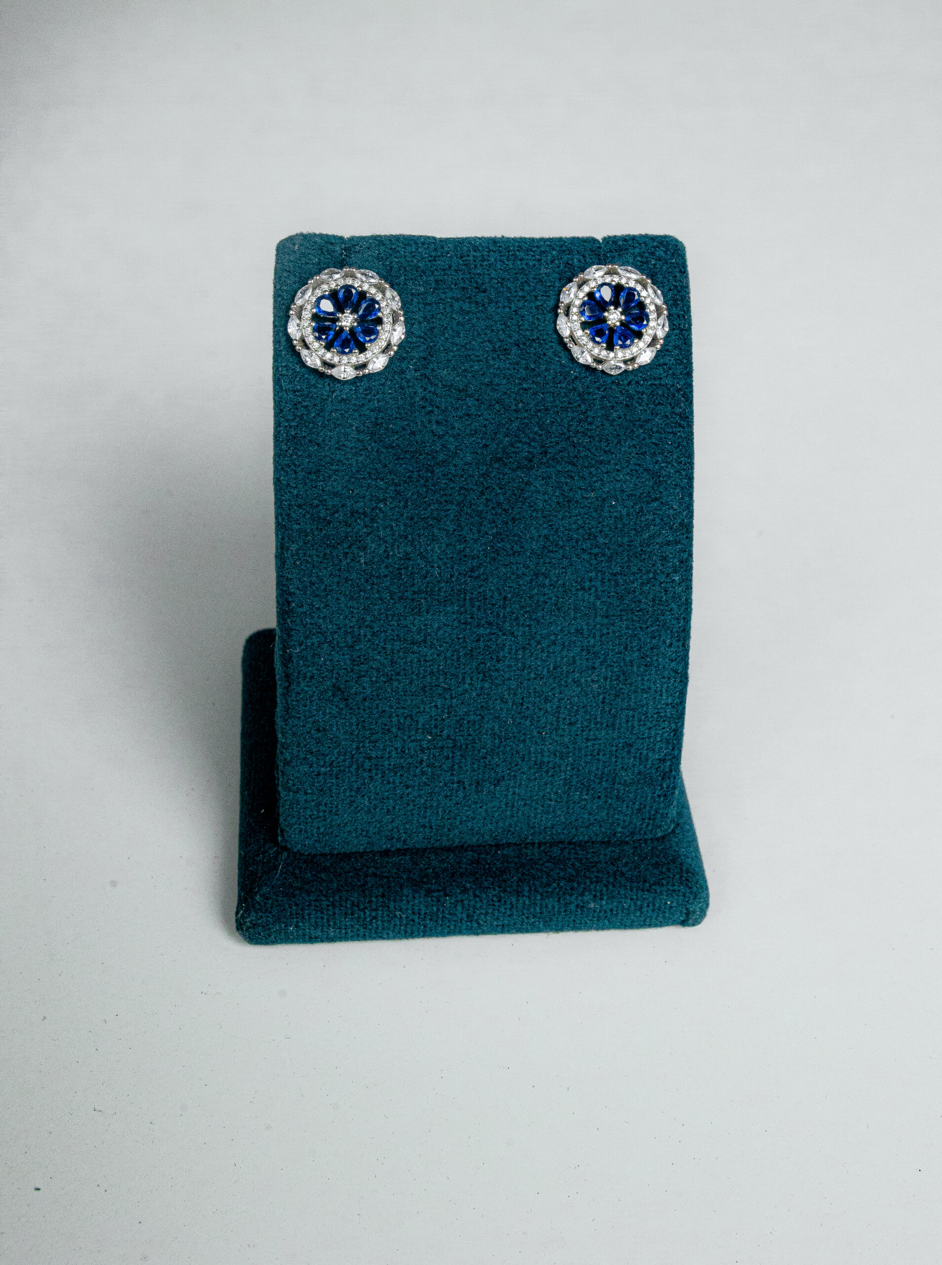 PREMIUM 925 SILVER SAPPHIRE CIRCLE STUD