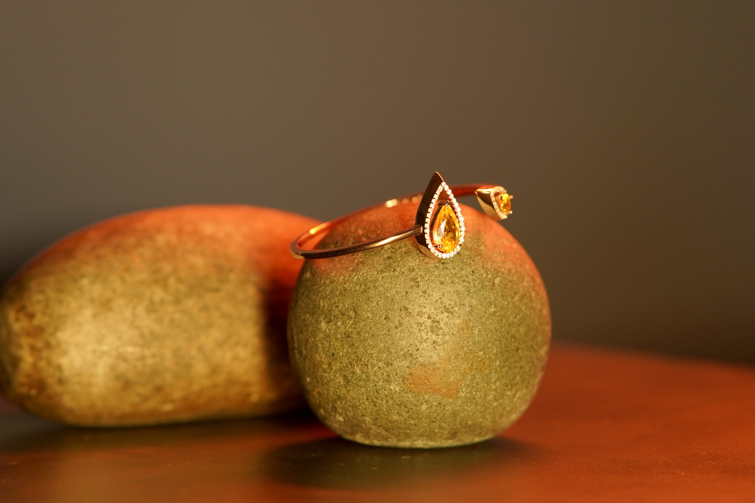 PREMIUM EXCLUSIVE 925 SILVER BRACELET WITH ROSE GOLD POLISH YELLOW STONE - Image 2