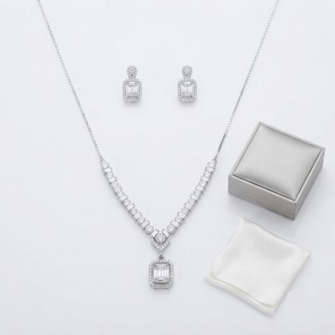 ELYSIAN REGAL DIAMOND SUIT SILVER NECKLESS